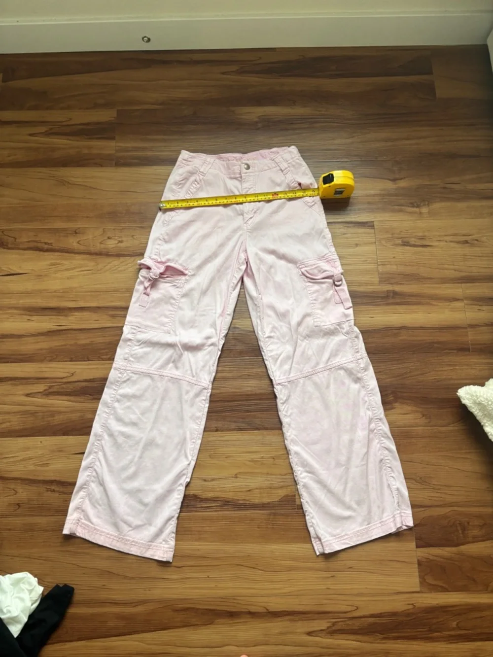American Eagle Light Pink Cargo Wide-Leg Pants - Picture 4 of 6